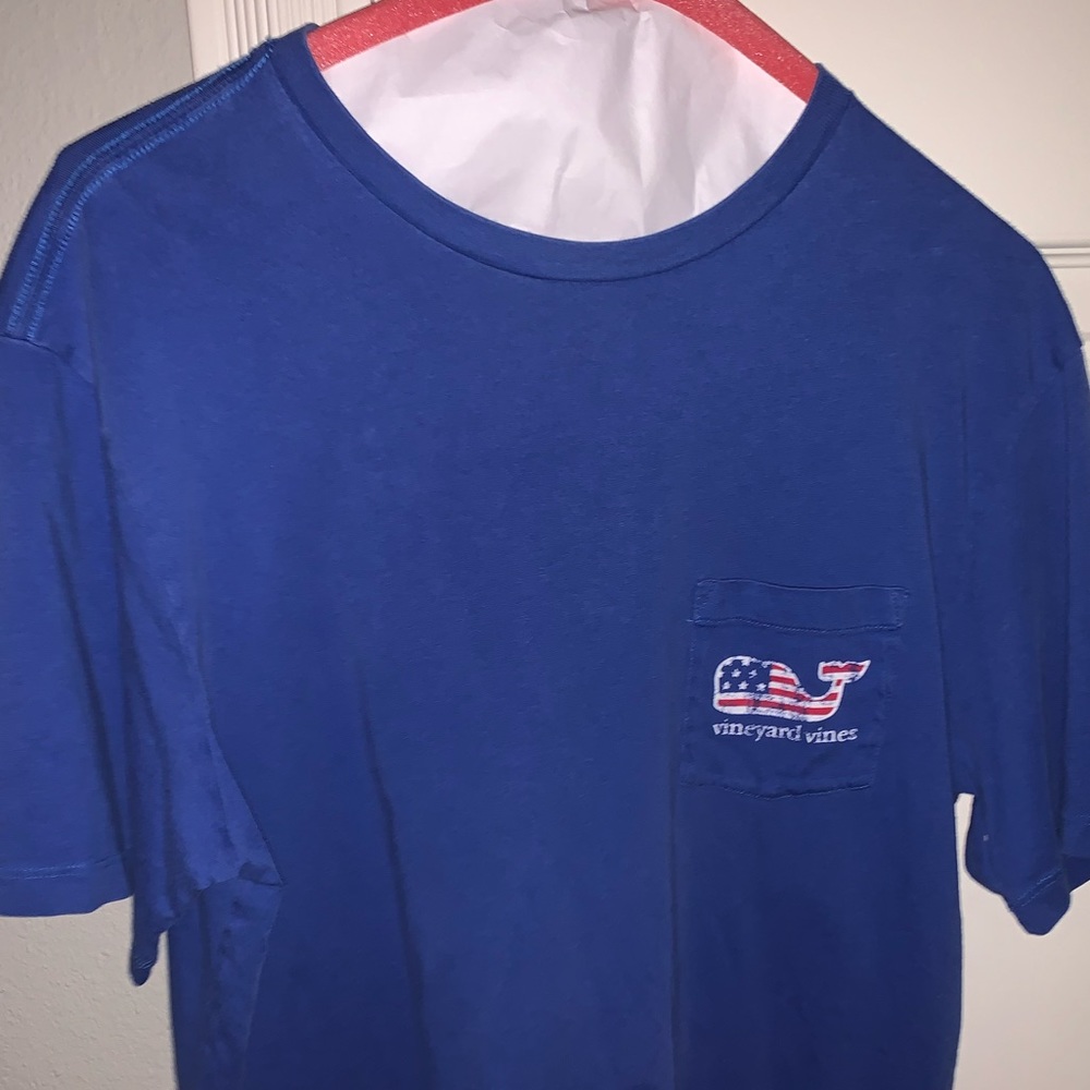 Vineyard Vines blue tee shirt